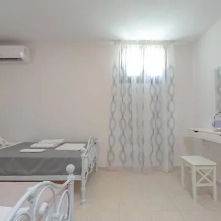 Musicians * Maragkas